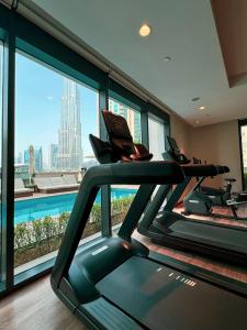 Act 1 Act 2 Towers, Luxury 4BR, Full Burj Khalifa View Balcony, Pool, Gym