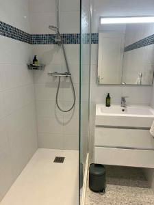 Appartements Appartement vue imprenable a 10 mn a pied du vieux port : Appartement 1 Chambre