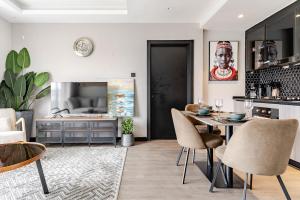 The Skyline Nest - Westlands -- with Rooftop Restaurant, Pool & Gym