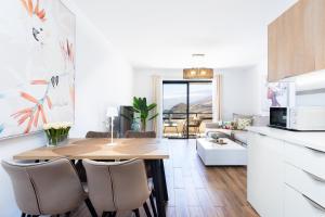 Home2Book Dreamy View Of The Bay Private Terrace