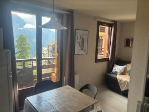 Studio sur Piste PUY ST VINCENT 1700 skis aux pieds !