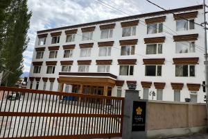 Hotel Dekiling by Eastlynn Collections