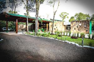 Rainforest Hotel & Cabañas