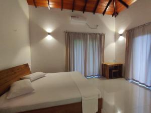 Parrot Paradise Negombo