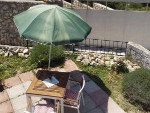 Apartment Mir - Studio Apartment with Garden View