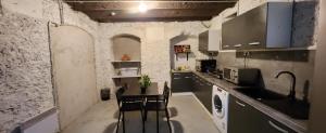 Appartements spacieux appartement Paris Gambetta : photos des chambres