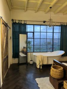 Sunset view w private bathtub