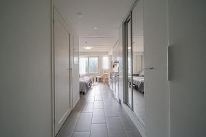 Starveil Studio 207 by Aavalevi