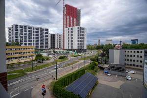 Central Executive Suite by BookingHost