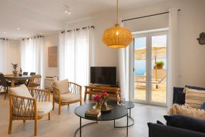 Villa Thea Mare Levantes by PosarelliVillas