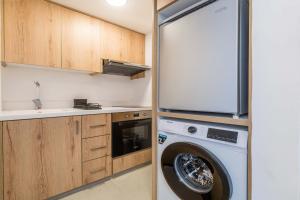 Finikoudes Marina View 202