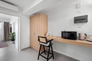 Finikoudes Marina View 202