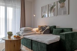 Chic & Comfort Apartment with Balcony