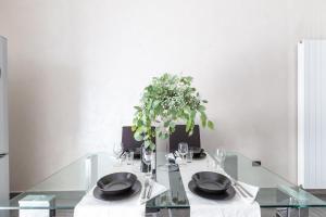 QHouse by BarbarHouse