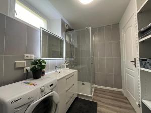 Appartements Stay & Smile Croissy, 2 parkings : photos des chambres