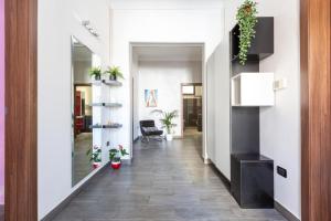 QHouse by BarbarHouse