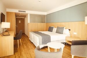 Double Room with Balcony Pool View room in Hotel 55 Santo Tomas