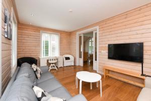 The Black House - Luxurious Holiday Villa Zeewolde