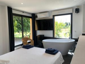 Villas VILLA NIMES BARTHEROES 3 Chambres : photos des chambres