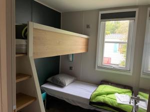 Campings Camping Le Vallon Des Cigales : photos des chambres