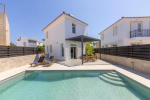 Villa Mesogeios 4