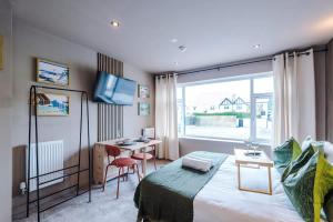 Stylish 1BR Studio with Luxury Finishes