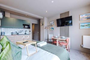 Stylish 1BR Studio with Luxury Finishes