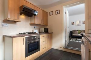 Charming and comfortable property by Our Home Short Stays very spacious with super fast WiFi close to the Metro Centre and Newcastle City Centre