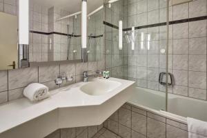 Suite with Balcony room in Hotel Winkelried am See