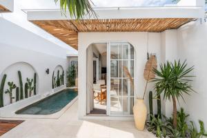 NEW! Luna Di Bali - 1BR Villa in Kerobokan