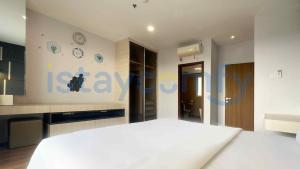 3BR Aston Residence 2001 City and Sea View