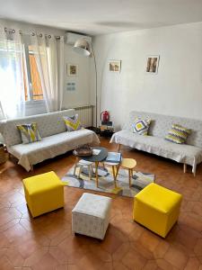 Maisons de vacances Grande maison de vacances jusqu-a 15 personnes, a quelques pas d-Aix-en-Provence : Maison 5 Chambres