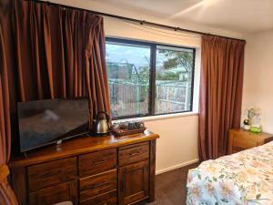 Cosy Sunny Bedroom Close to Airport