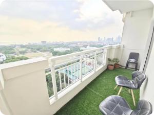 Home in Manila Breathtaking Sunset View