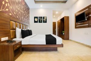 Hotel O Mall Road Near St. Georges College