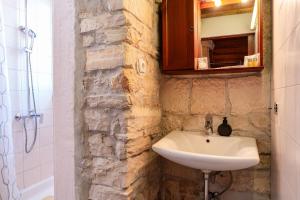 St Roko - Cozy Stone Studio in Old Town Korčula