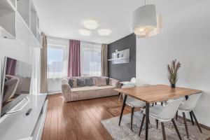 New large apartment, Free Parking!