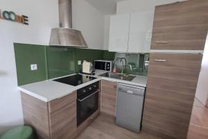 Lovely 32 square metre studio next to the beach