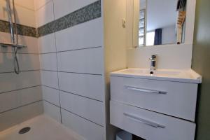 Lovely 32 square metre studio next to the beach