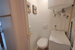 Lovely 32 square metre studio next to the beach