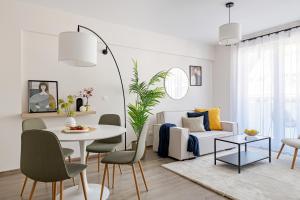 Parkwest Diamond Residence -Chic Apt with AC, Garage, Balcony