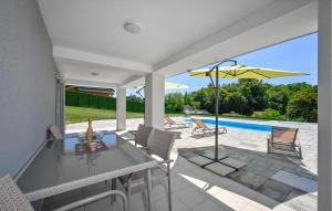 Amazing Home In Klanjec 