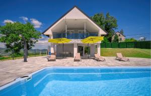 Amazing Home In Klanjec