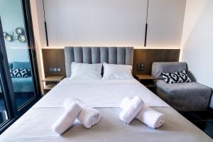 Sea View Serenity Βeachfront & Pool 105