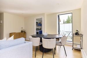 Putney Terrace Apartment