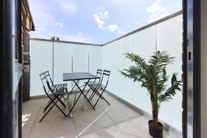 Putney Terrace Apartment