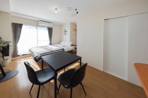 Shimoshinmei Apartment 301 by Tranova