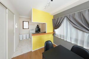 Shimoshinmei Apartment 301 by Tranova