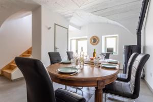 Gîte au calme avec lits queen size proche Clermont à Chanat La Mouteyre