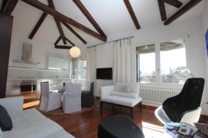 Attic Design Terrace